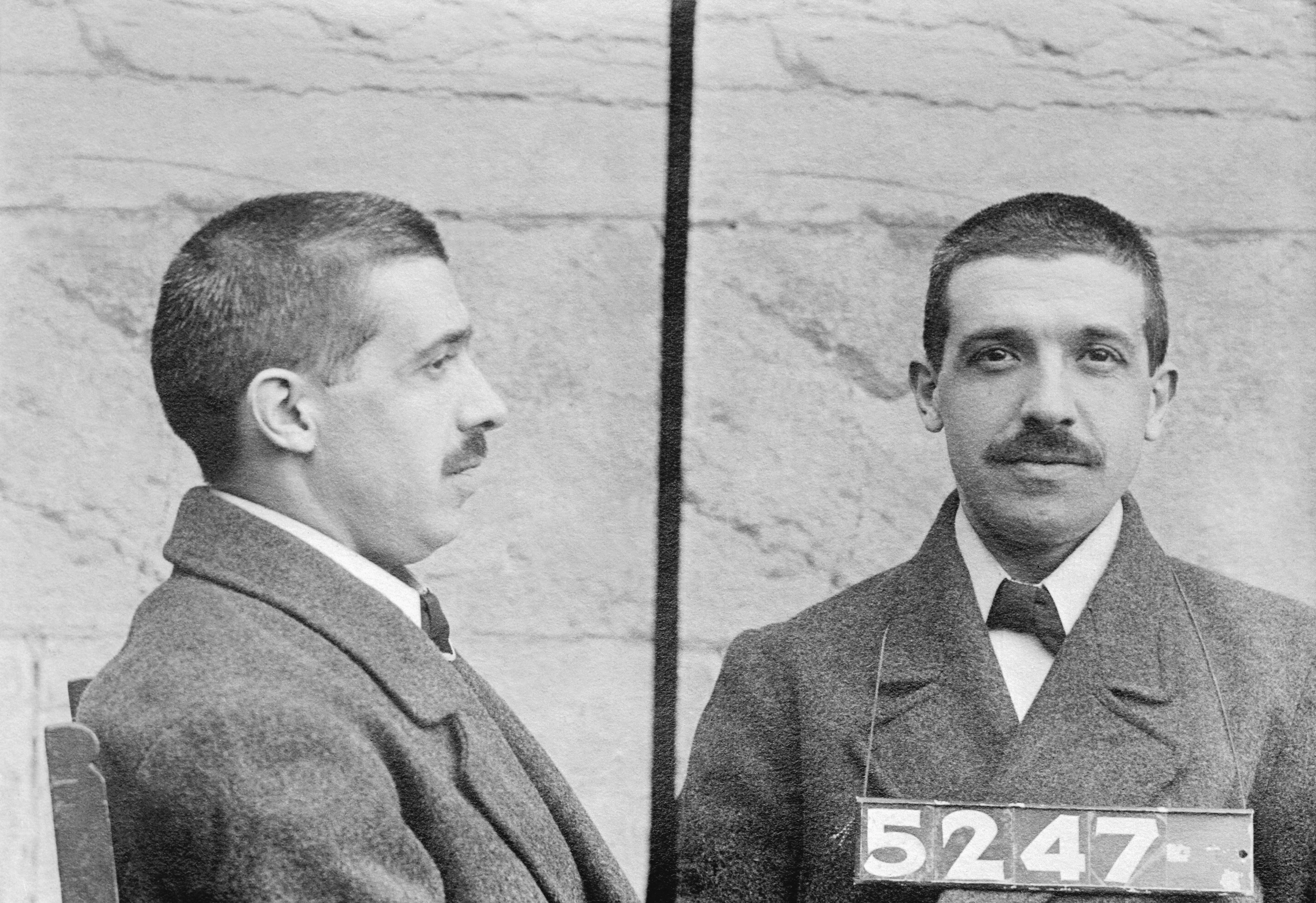 Forex é Pirâmide Financeira? Charles Ponzi, mago das finanças de Boston.